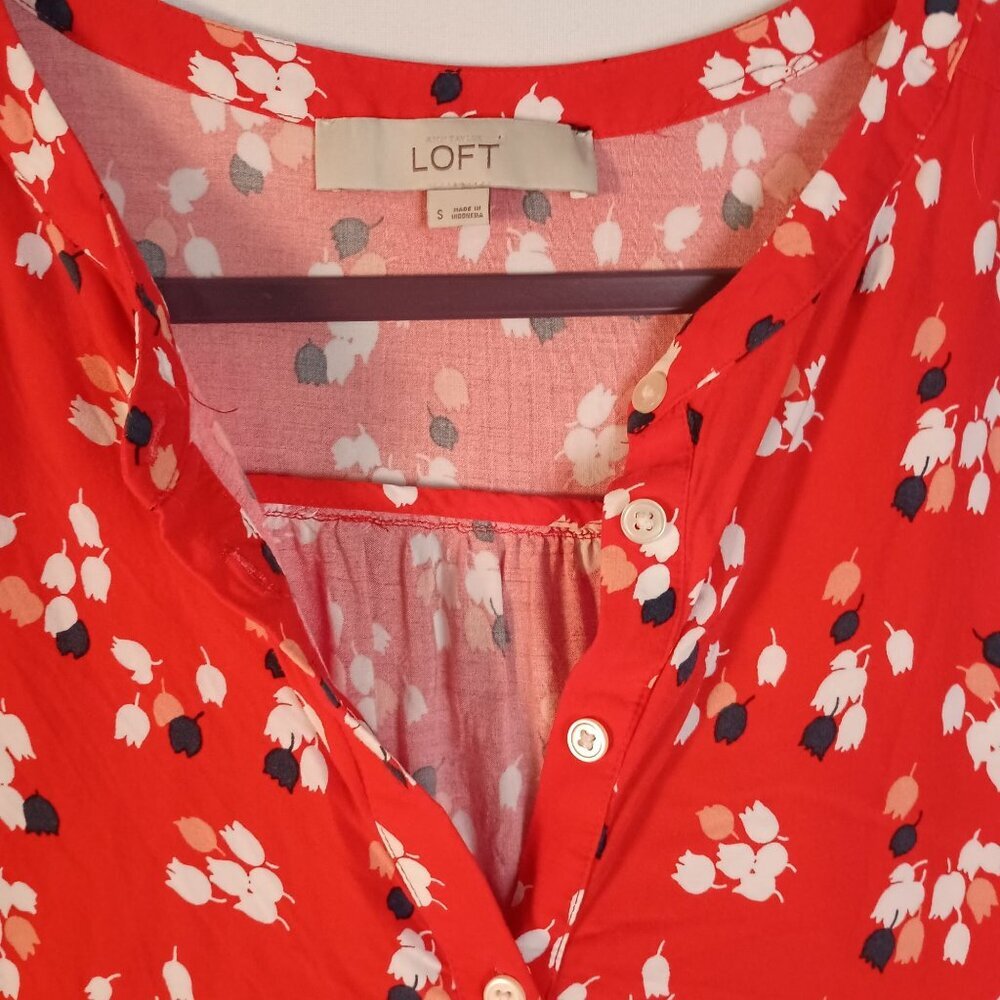 Ann Taylor Loft Floral Border Henley Blouse Red Blue Size S Top - Picture 6 of 7
